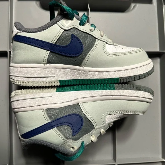 Nike Kids' White and Blue Sneakers - Picture 5 of 7